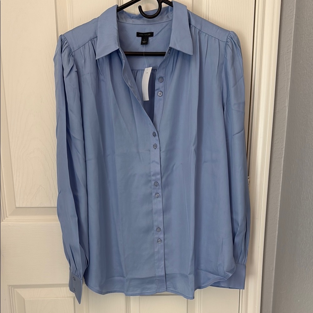 NWT Ann Taylor Women’s Blue Button-Up Shirt